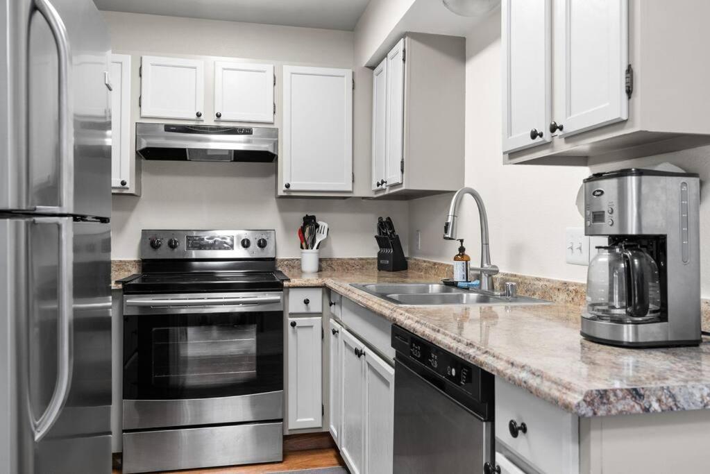 Moose Meadows- Near The Airport, Centrally Located Anchorage Bagian luar foto