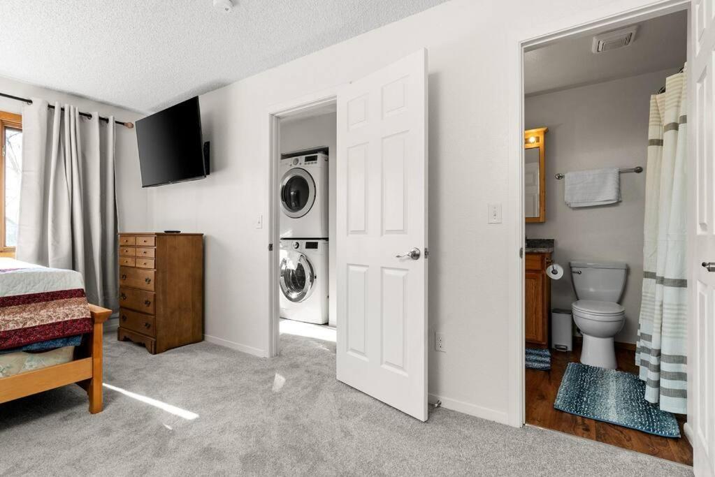 Moose Meadows- Near The Airport, Centrally Located Anchorage Bagian luar foto
