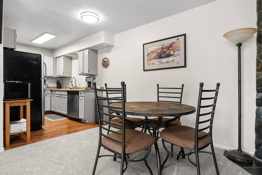 Moose Meadows- Near The Airport, Centrally Located Anchorage Bagian luar foto