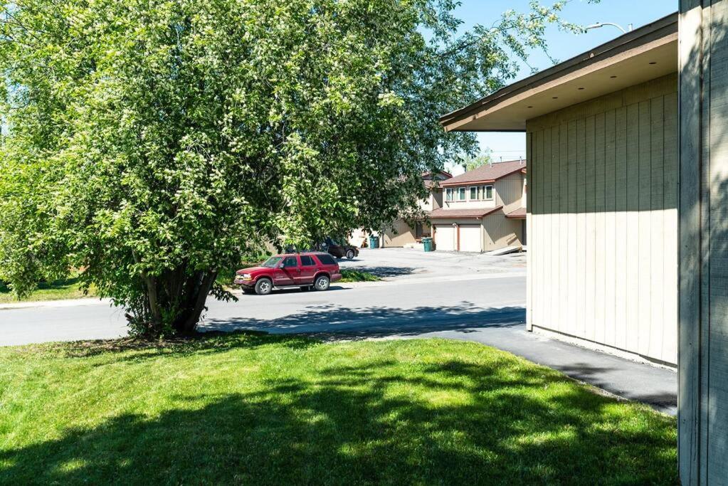 Moose Meadows- Near The Airport, Centrally Located Anchorage Bagian luar foto